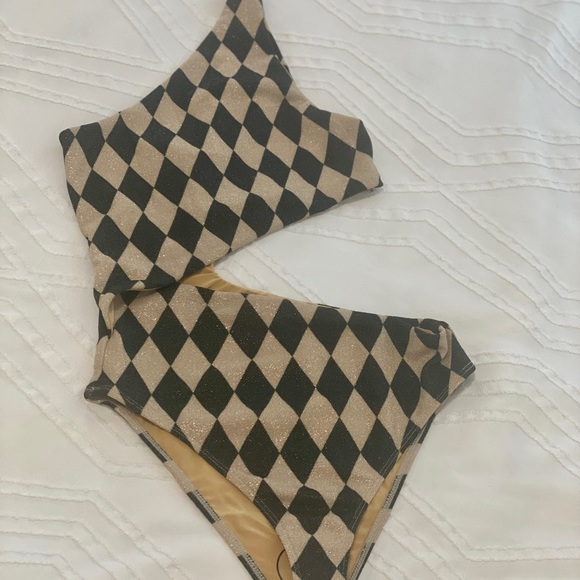 Celine One-Piece - Picture 3 of 4